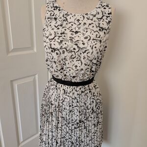 Guess Black and White Pleated Midi Dress for Wedding Guest